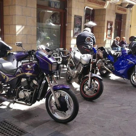 Hotel Jaques Jaca Luaran gambar