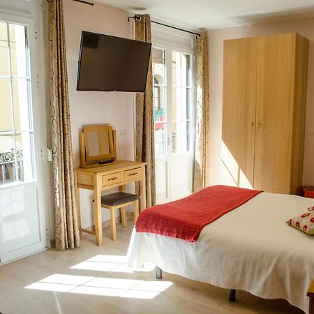 Hotel Jaques Jaca Luaran gambar