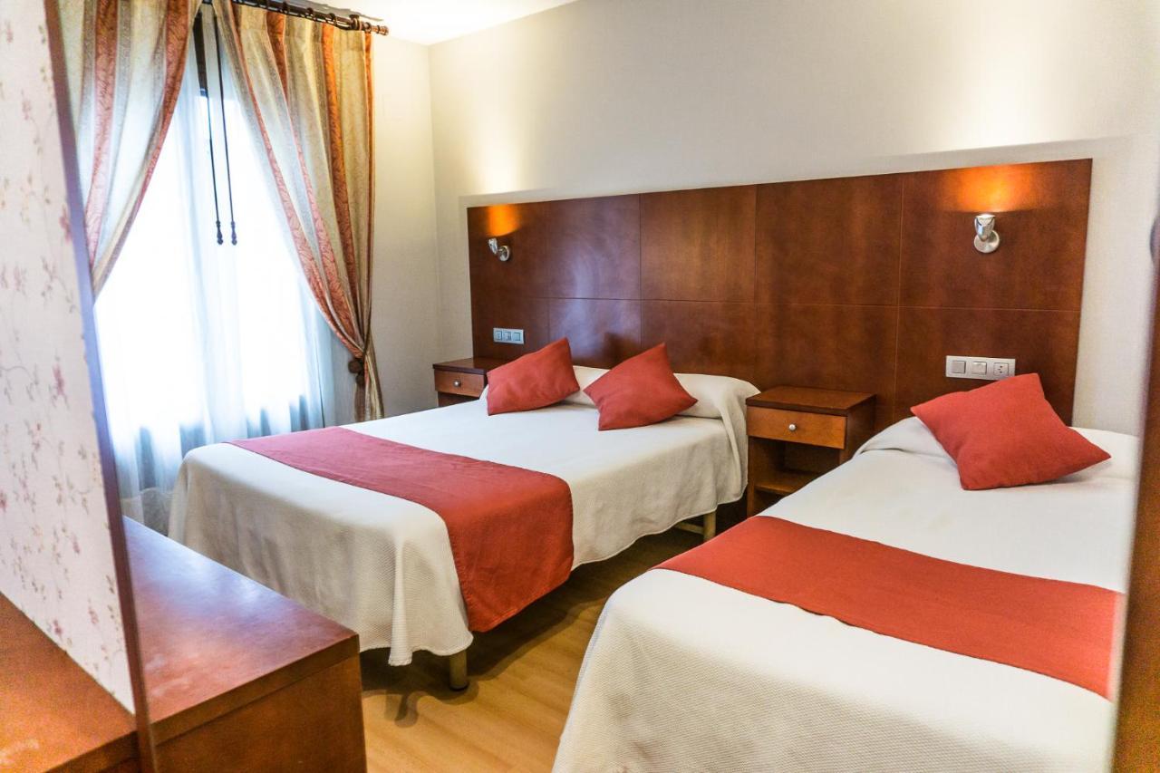 Hotel Jaques Jaca Luaran gambar