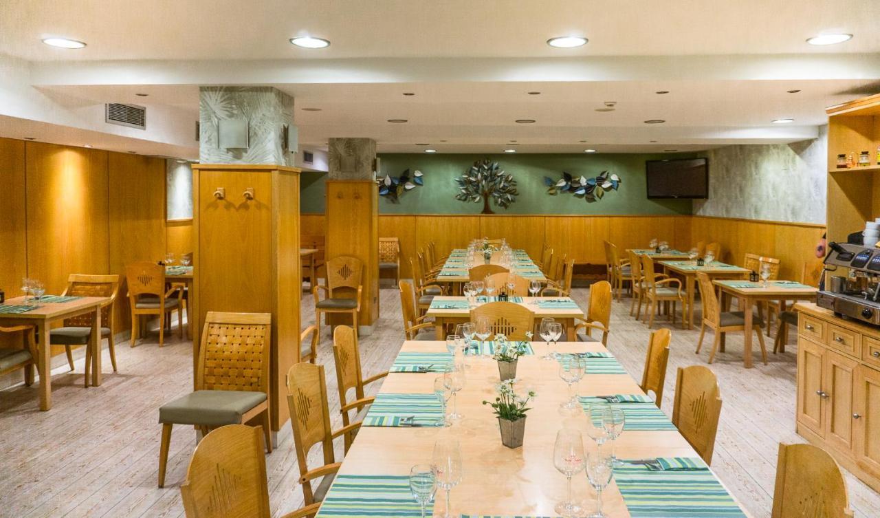 Hotel Jaques Jaca Luaran gambar