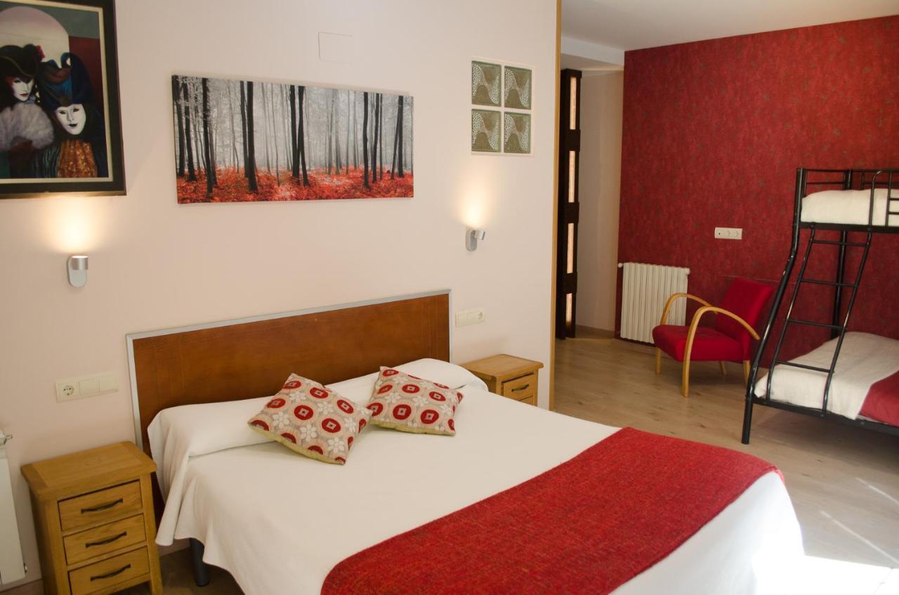 Hotel Jaques Jaca Luaran gambar