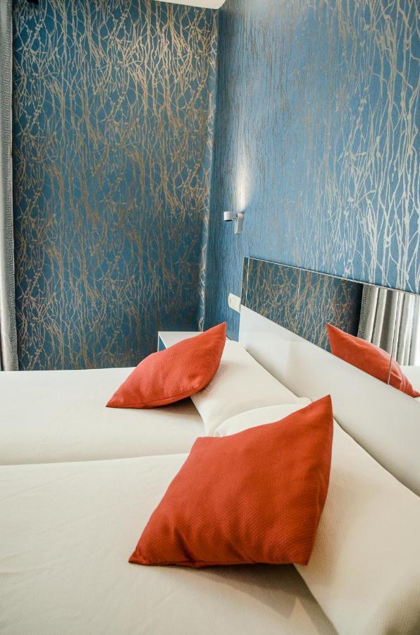 Hotel Jaques Jaca Luaran gambar