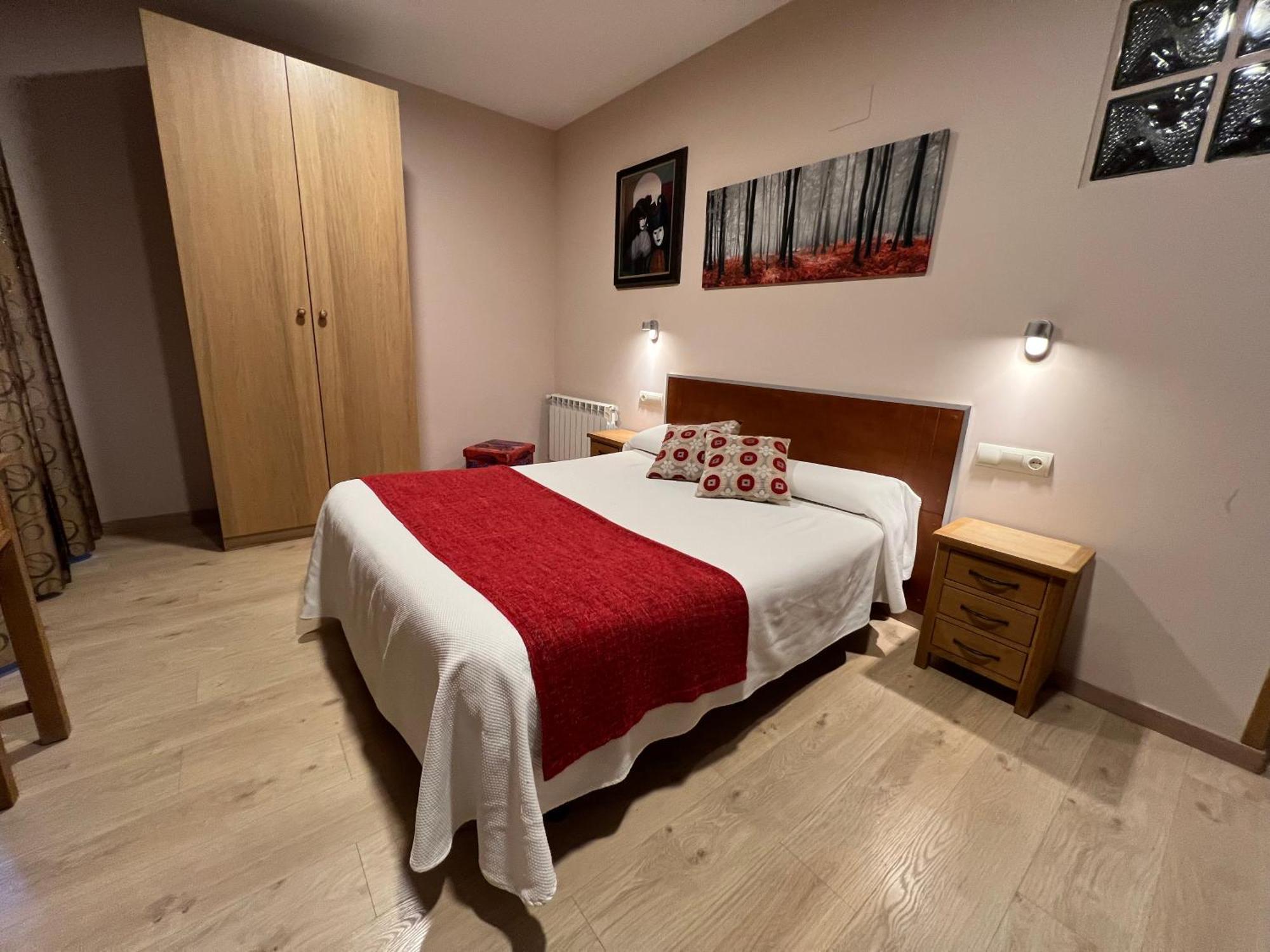 Hotel Jaques Jaca Luaran gambar